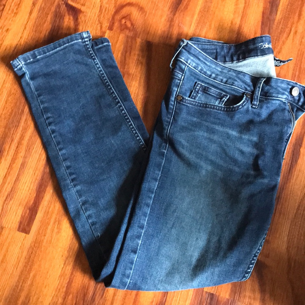 Calvin Klein Jeans size 6 slim boyfriend 26” insem